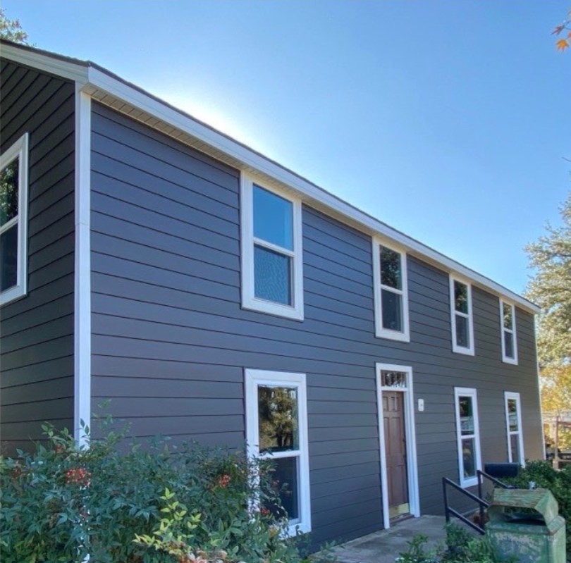 Replacement siding on a Texas home